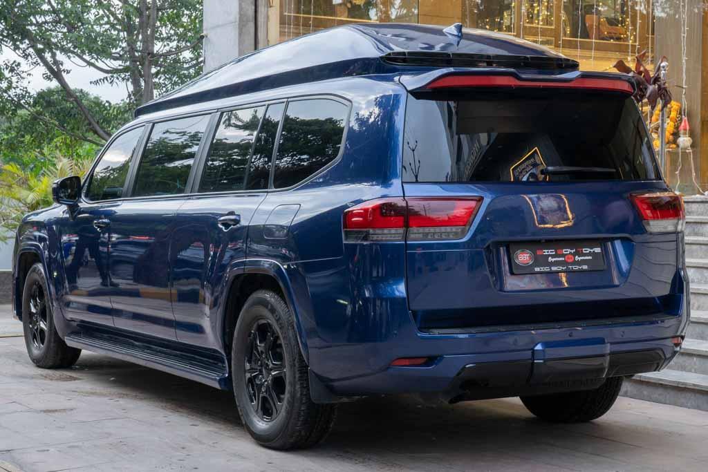 Toyota Land Cruiser LC300 Limousine 