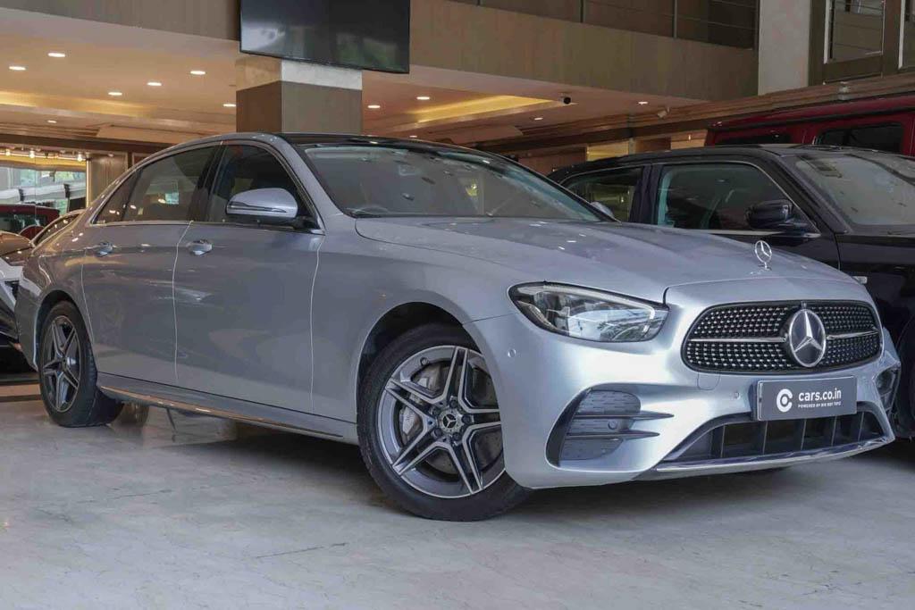 MERCEDES BENZ E220D AMG LINE