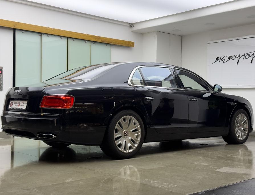 BENTLEY FLYING SPUR V8